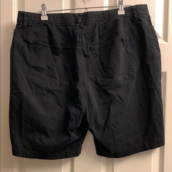 CJ Banks Women’s Black Shorts 14w - Picture 2 of 4